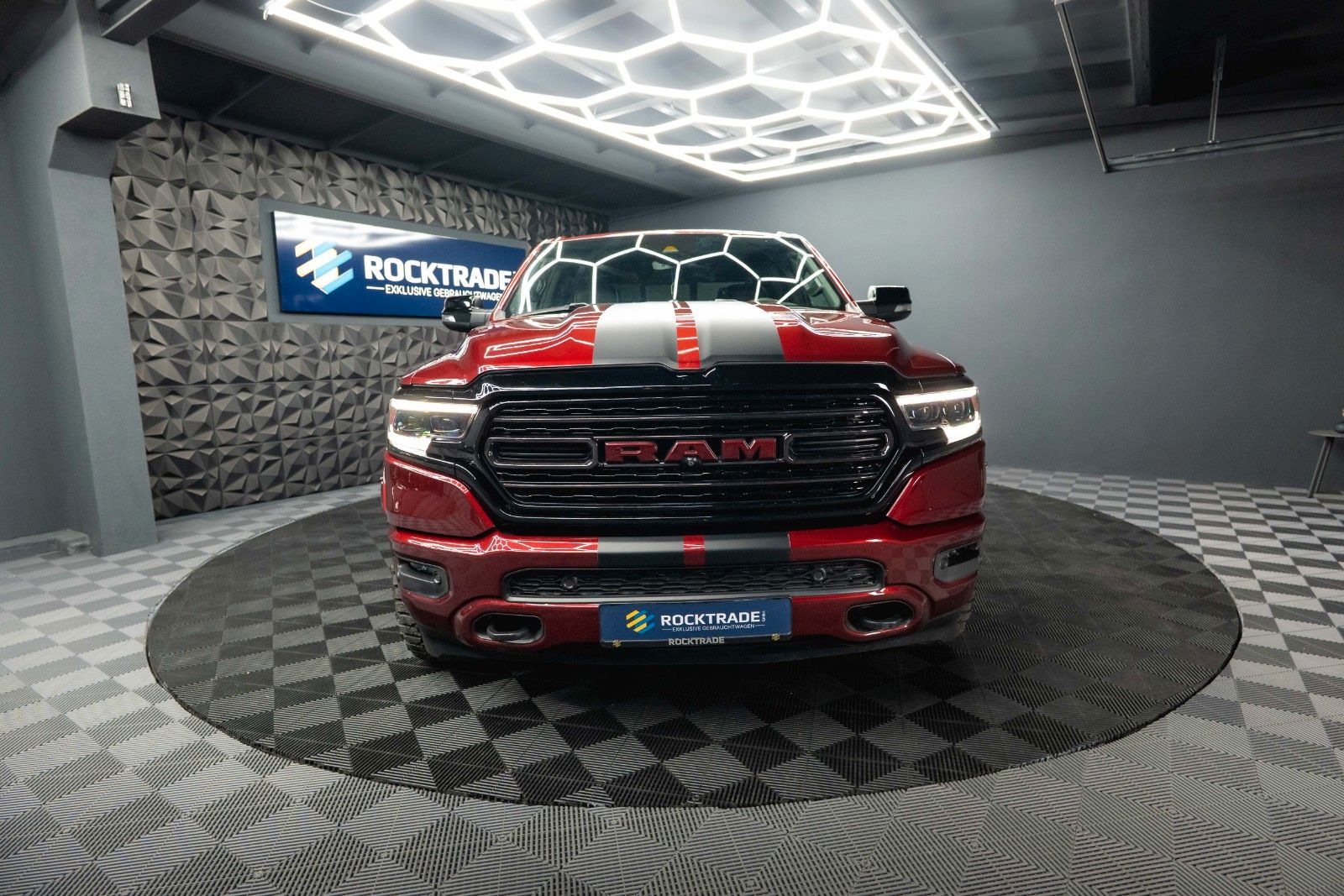 Fahrzeugabbildung Dodge RAM 5.7 V8 HEMI LIMITED Offroad FULL Options ACC