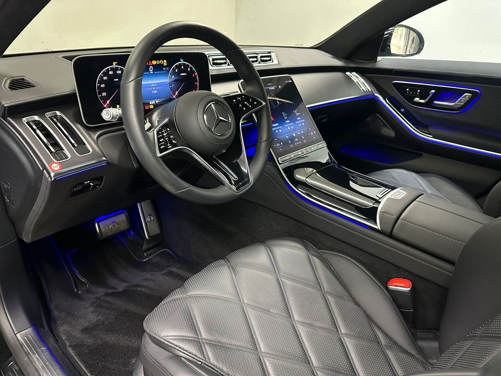 Fahrzeugabbildung Mercedes-Benz S 680 Maybach *PANORAMA*EXKLUSIV*Chaufferpaket*