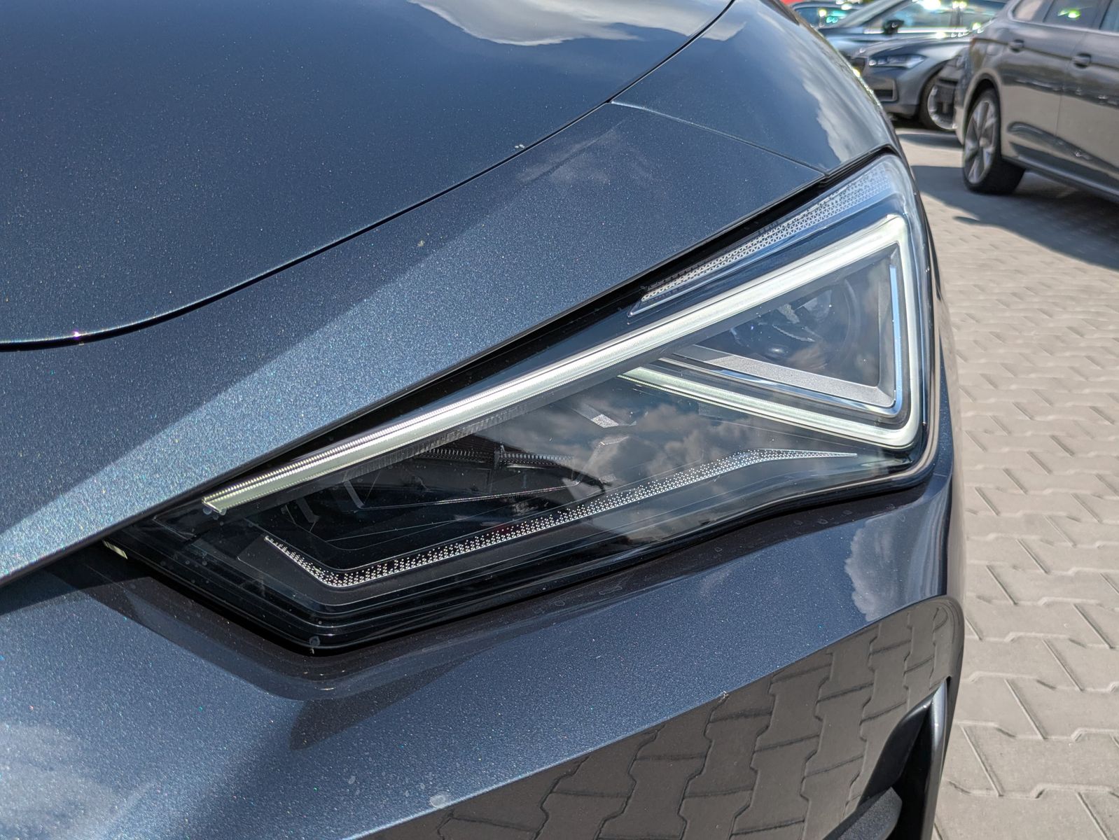 Fahrzeugabbildung CUPRA Leon 1.5 eTSI DSG MATRIX-LED*ACC*APP*KAMERA*18"