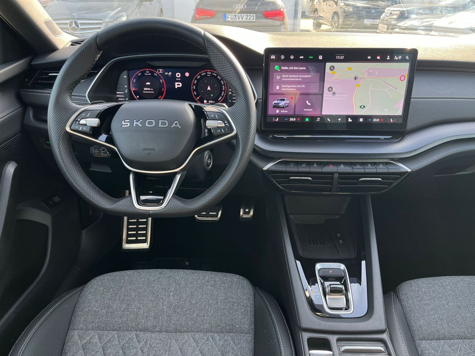 Fahrzeugabbildung SKODA Octavia 1.5 DSG Sportline PANO*MATRIX*AHK*5J.GAR
