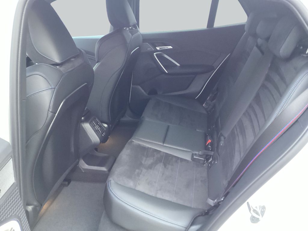 BMW iX2 - Bild 13