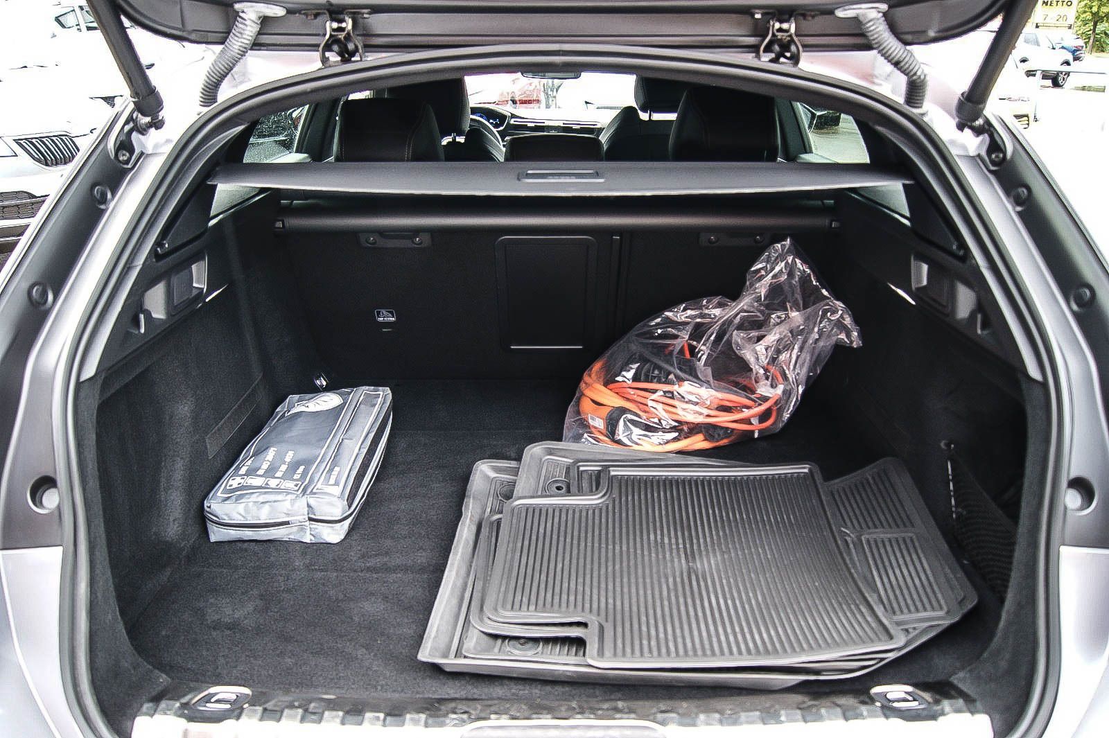 Fahrzeugabbildung Peugeot 508 SW Hybrid 225 Allure NEUES MODELL LED 1.HAND