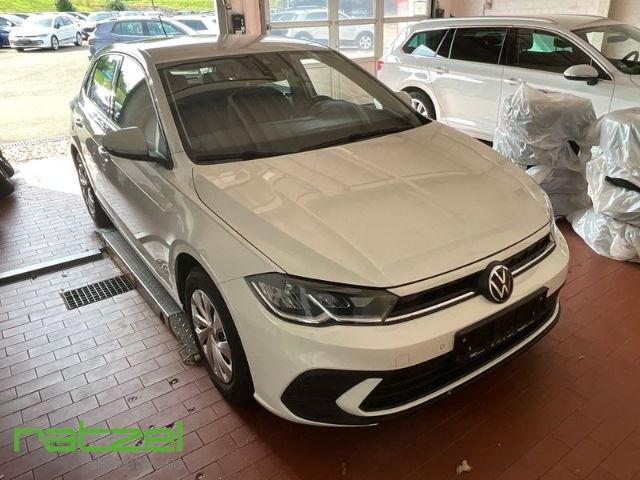 Fahrzeugabbildung Volkswagen Polo VI Life 1.0 TSI OPF 70 kW 5-Gang