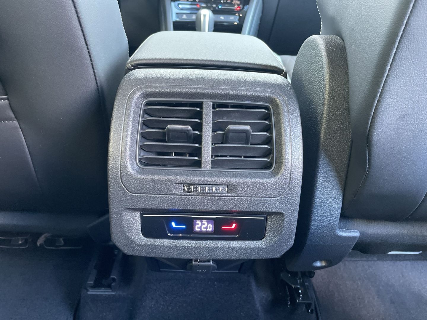 Touran ENERGY 1.5TSI DSG AHK/Kamera/ACC/Navi/LED