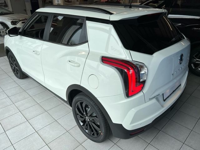 Fahrzeugabbildung Ssangyong Tivoli Blackline 1.5 6AT 2WD MY23