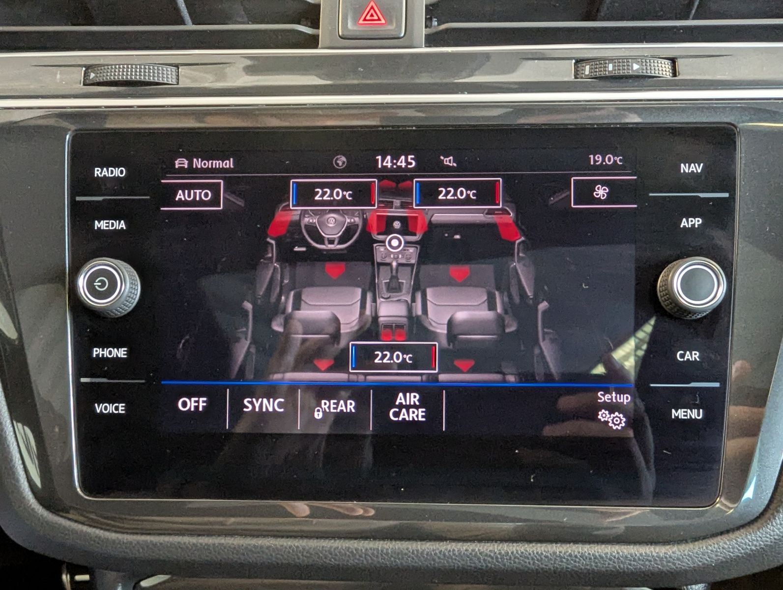 VW Tiguan 2.0 TDI DSG 4M 2x R-Line Pano HUD AHK 20" - Image 31