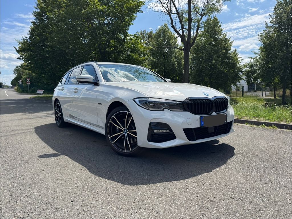 Image of BMW 330