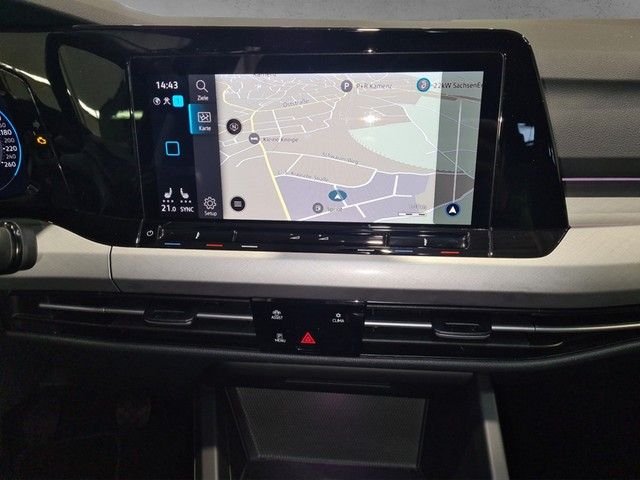 Fahrzeugabbildung Volkswagen Golf VIII Variant TSI Life STH LED Navi AID ACC
