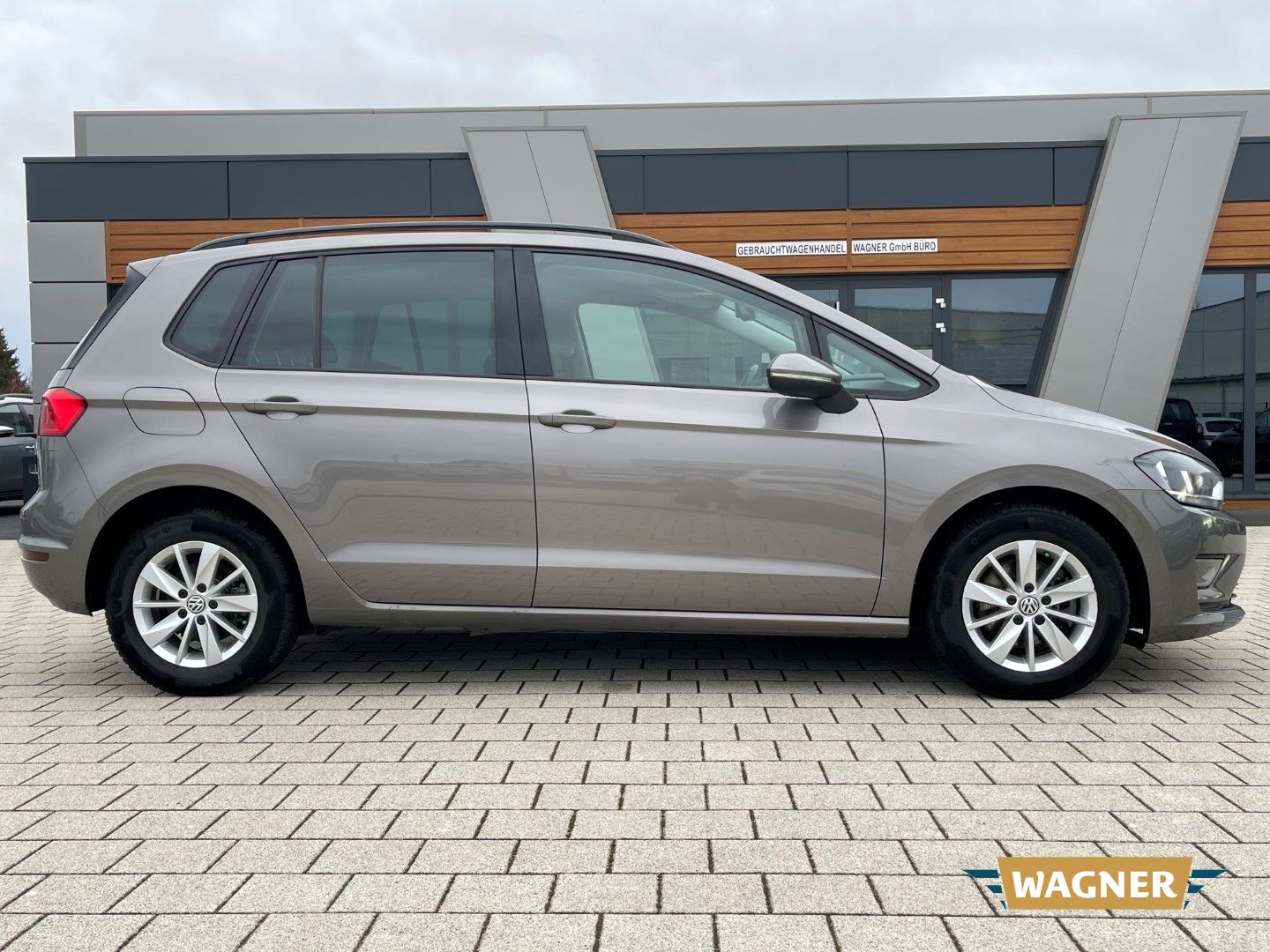 Fahrzeugabbildung Volkswagen Golf Sportsvan VII Comfortline  Automatik  1.4 T