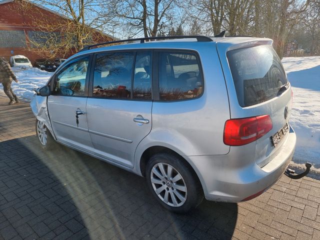 VW Touran Comfortline BMT*UNFALL* Bild 3