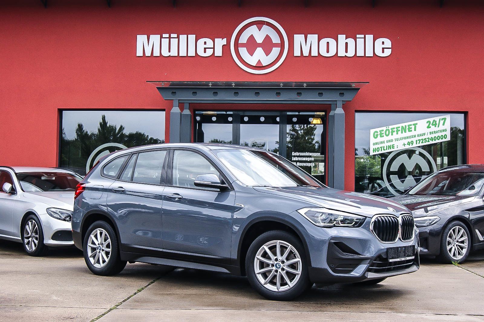 Fahrzeugabbildung BMW X1 xDrive 25e Advantage STORM BAY INDIVIDUAL LED