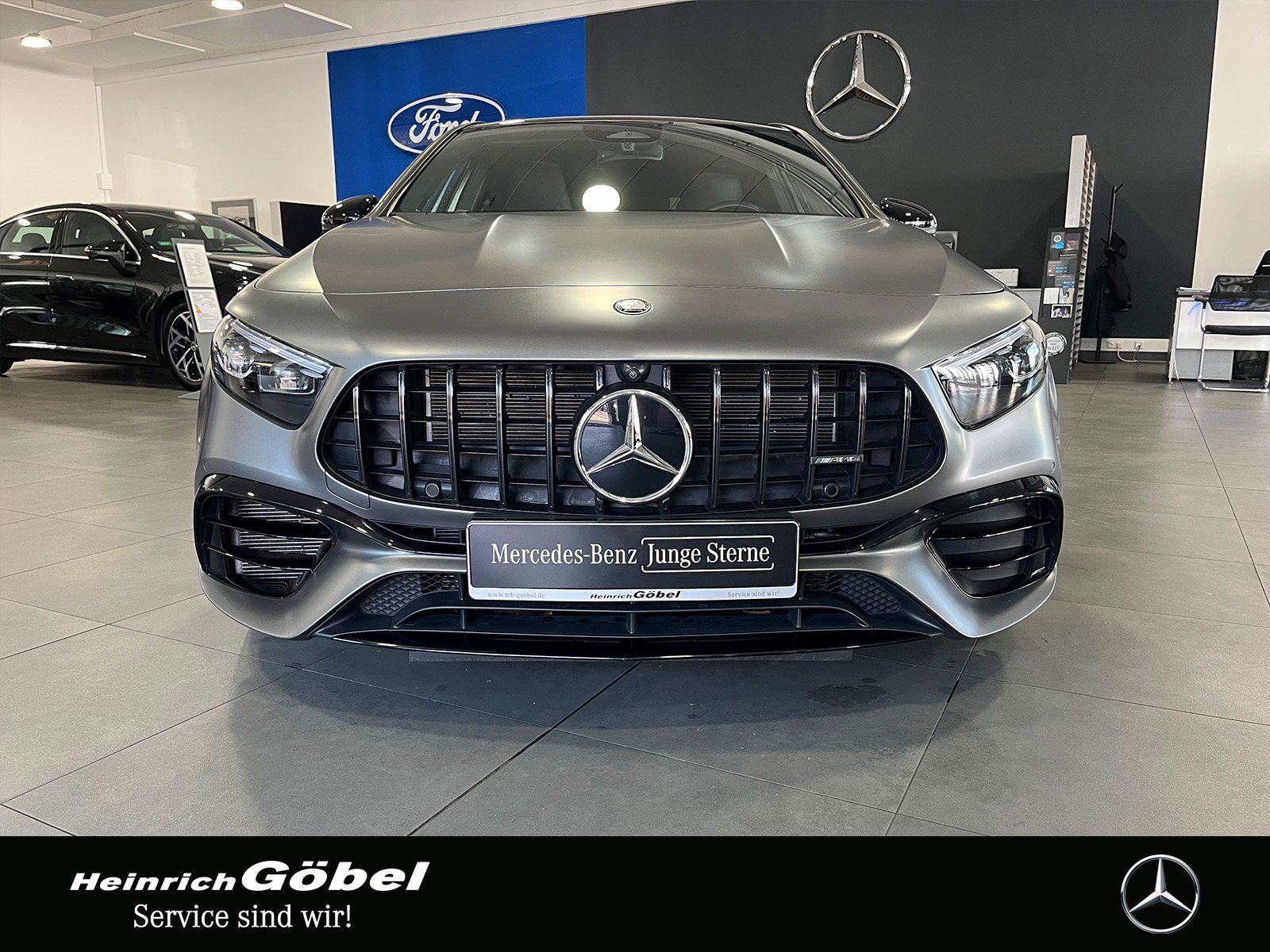 Fahrzeugabbildung Mercedes-Benz A 45 S 4M PANO+HUD+BURMESTER+NIGHT+360°+VMAX-270