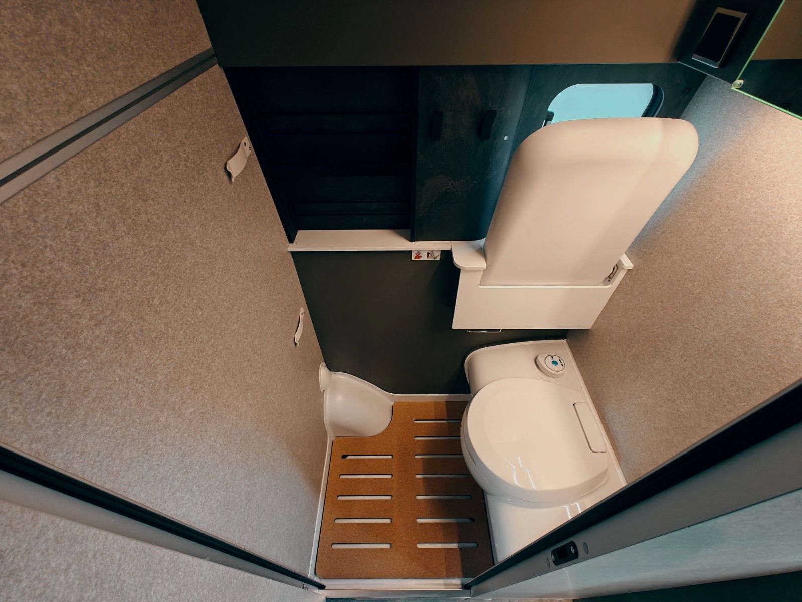 Fahrzeugabbildung HYMER / ERIBA / HYMERCAR GRAND CANYON S 600 4x4 RSX ONE by palmo