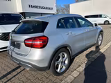 Mercedes-Benz GLA 180 URBAN LED KAMERA AHK  GARANTIE - Mercedes-Benz GLA-Klasse Gebrauchtwagen in Düsseldorf