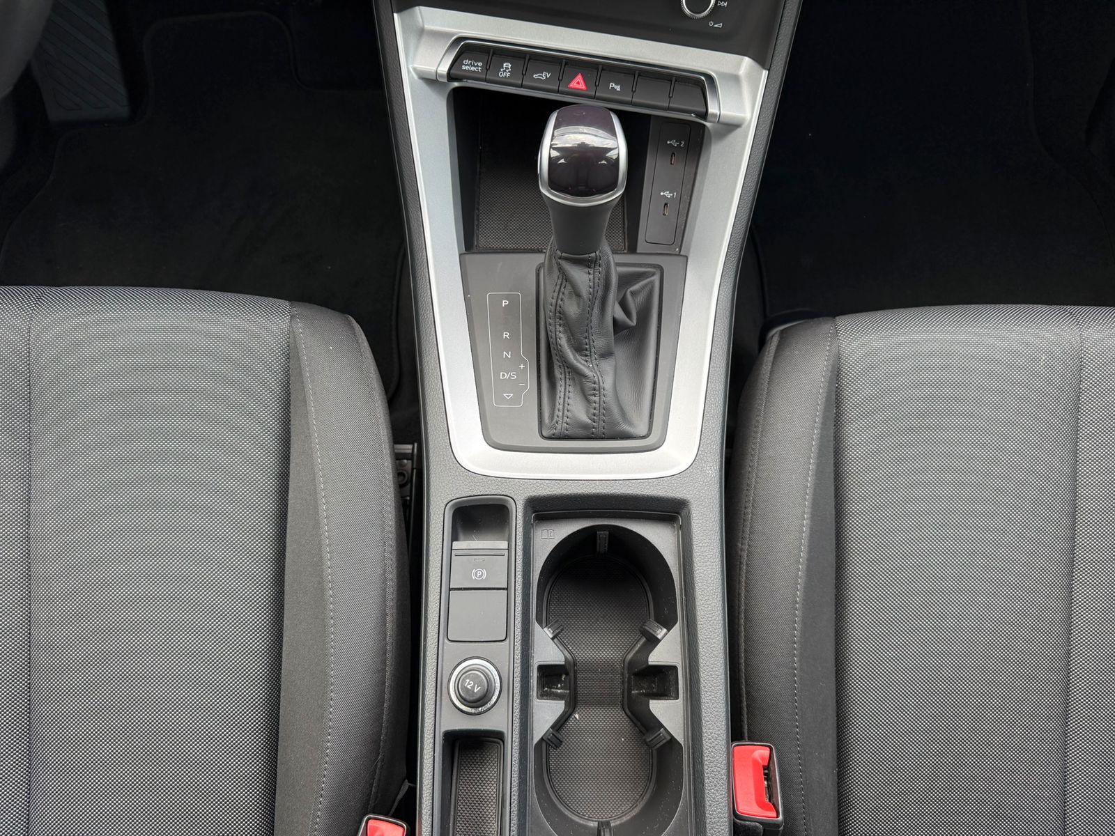 Audi Q3 Spb. S line 45 TFSIe ACC eHECK LED NAVI foto 22