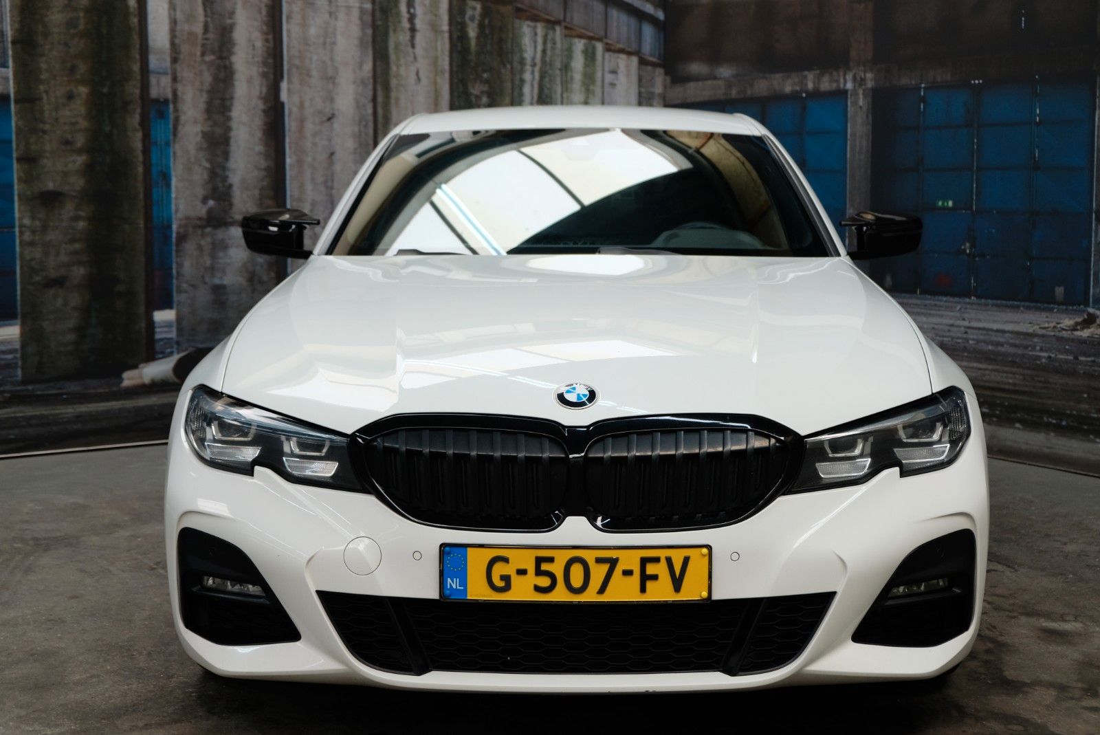 BMW 320i Lim Aut M Sport Paket*Leder*LED*Shz*Shadow imagem 2