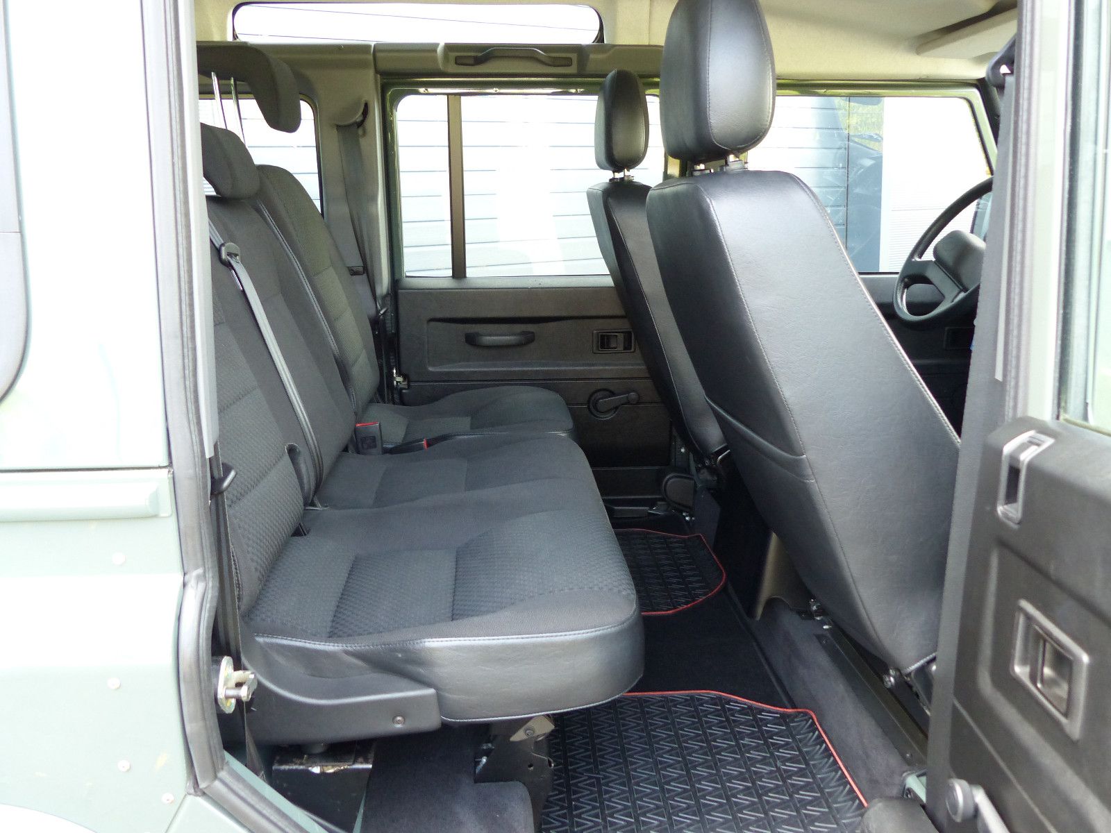 Fahrzeugabbildung Land Rover Defender 110 D AUTOMATIK !!