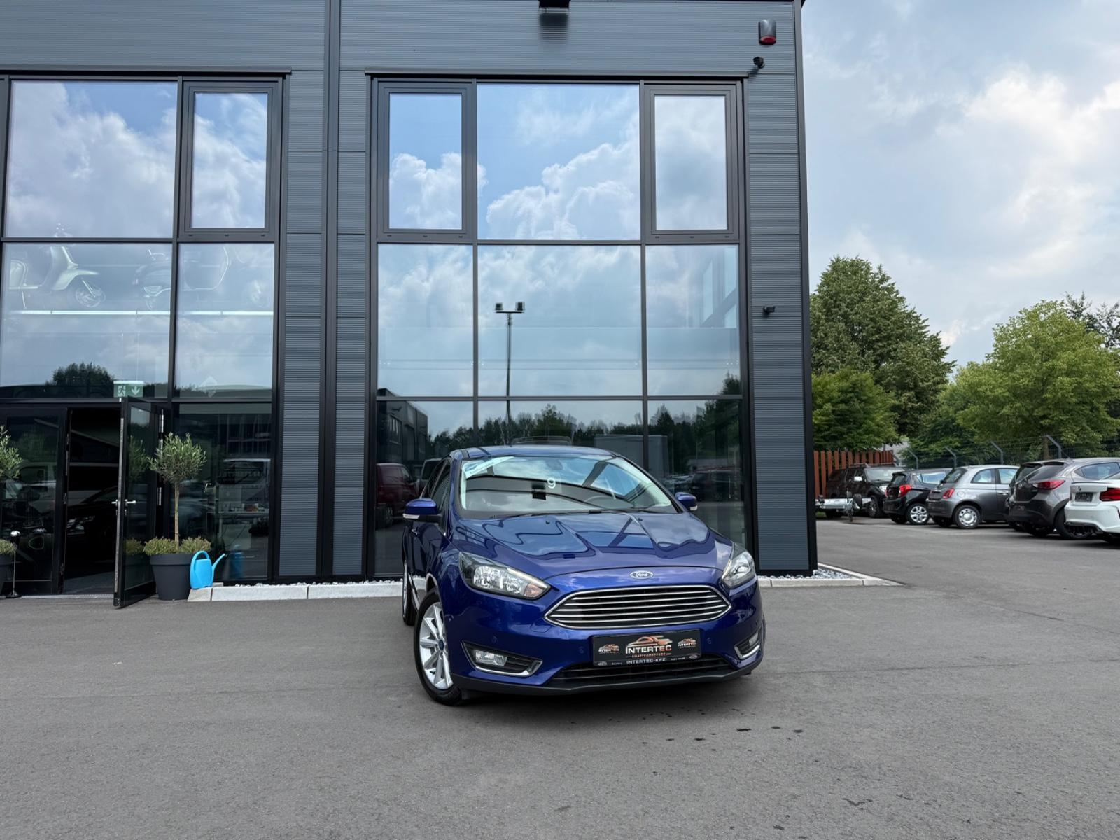 Ford Focus Lim. Titanium Autom.*NAVI*CAM*PDC*SHZ*AHK*