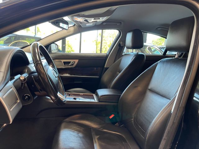 Jaguar XF 2.2 Diesel *LEDER*KAM*NAVI*PDC*SZHZ*XENON*