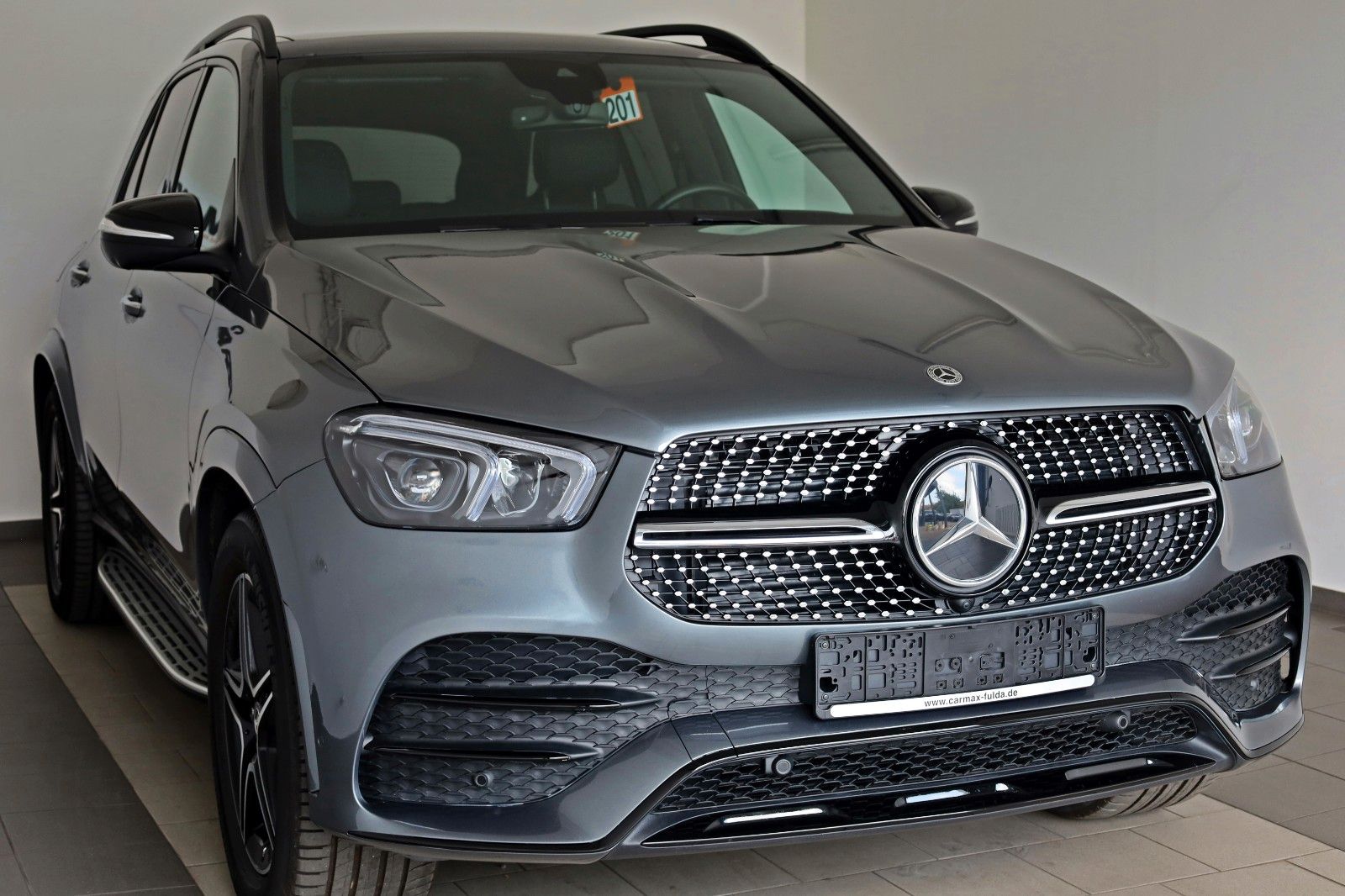 Fahrzeugabbildung Mercedes-Benz GLE 350e 4M AMG Leder,Navi,LED,PanDach,Night,360
