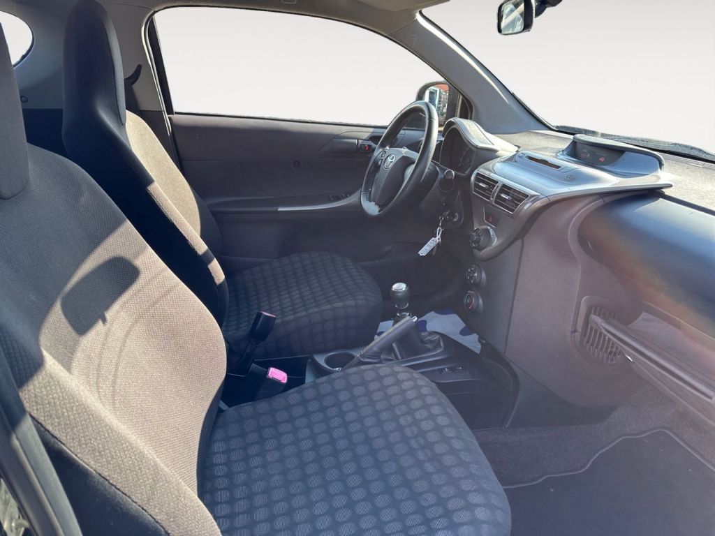 Fahrzeugabbildung Toyota IQ 1.0