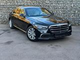 Mercedes-Benz S 680 4matic GUARD VR10  orig. Werks Panzer Voll - Mercedes-Benz S 680 mit Benzin-Antrieb: Limousine, Automatik