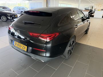 Mercedes CLA 180 Shooting Brake - 3