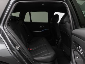 Fahrzeugabbildung BMW 320d Tour Sport Line AHK Standheizung LaserLicht