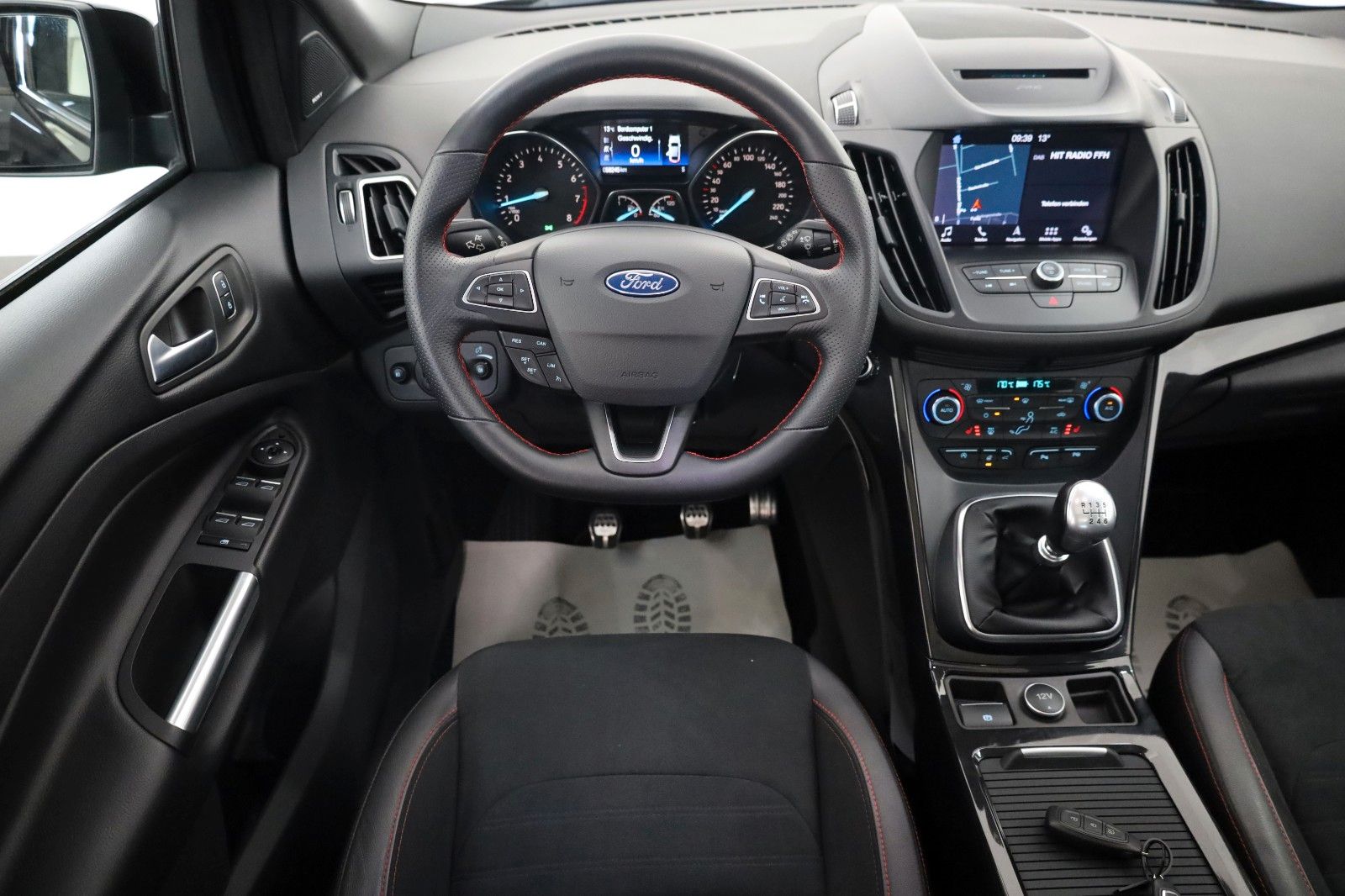 Fahrzeugabbildung Ford Kuga ST-Line T.Leder,Navi,Panorama,Kamera,SH,AHK