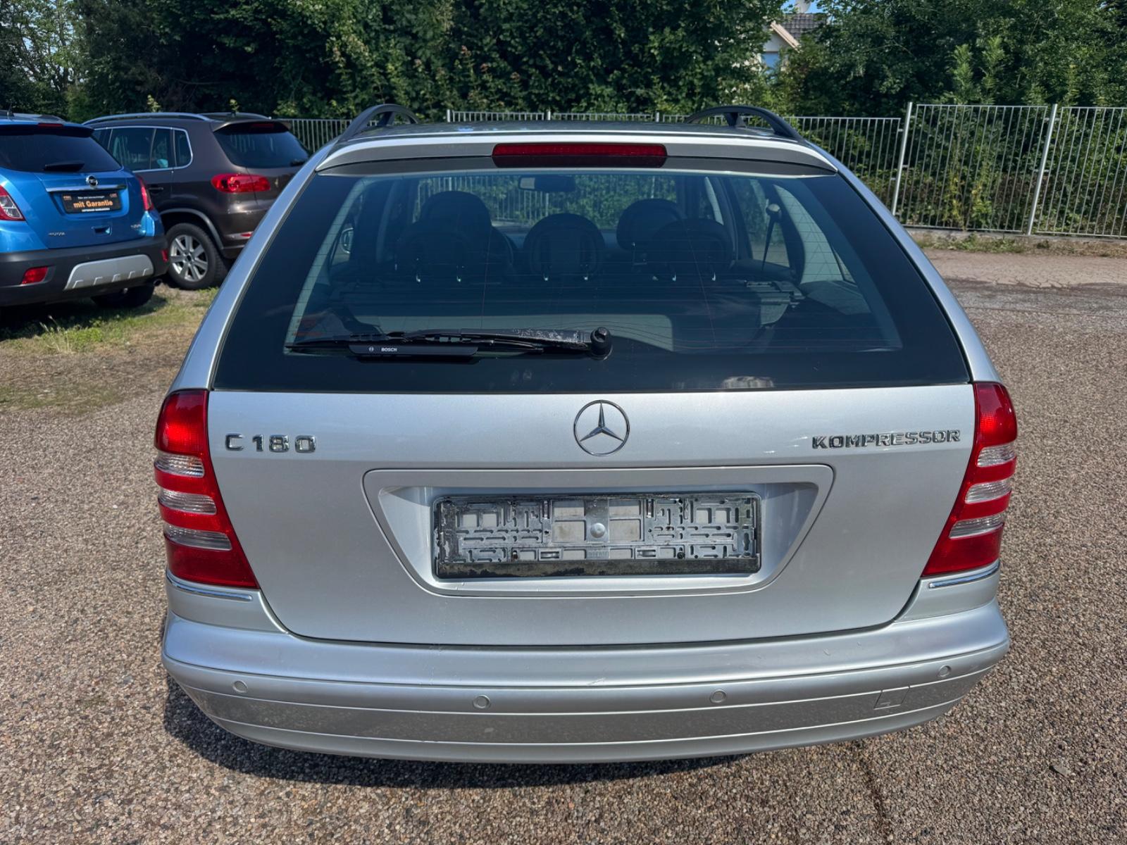 Mercedes-Benz C180 2004 — photo 7