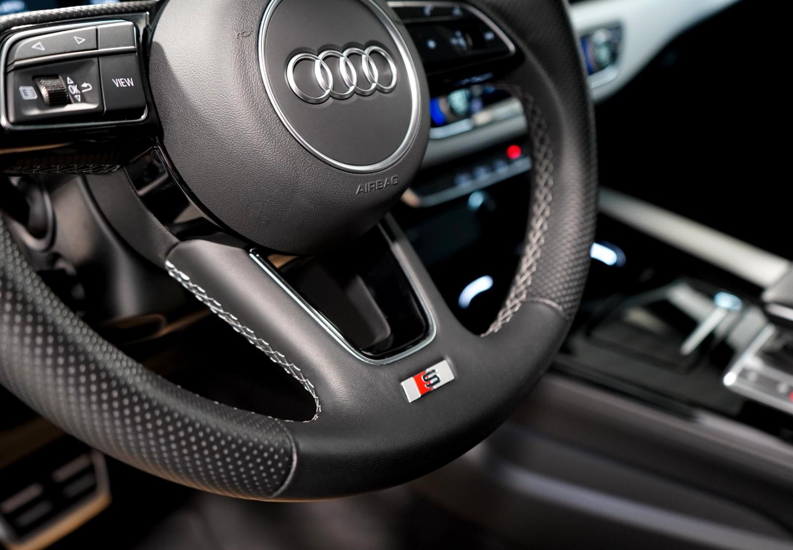 Audi A4 Avant 35 TDI advanced *360°*AHK*S-LINE*LED*