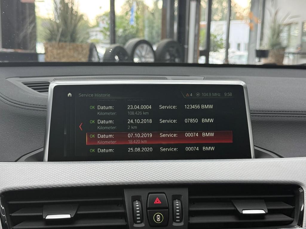 BMW X2 18iA sDrive M Sport, LED, Pano, HUD, Kamera