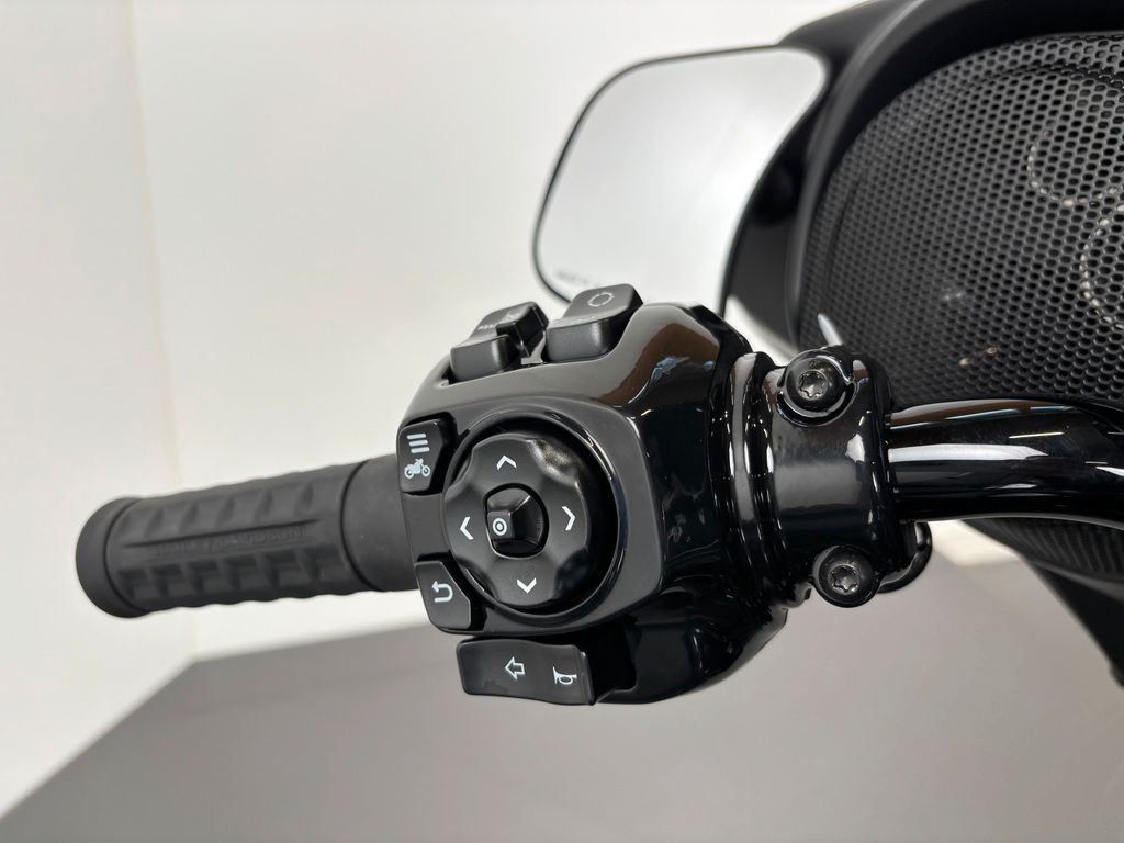 Fahrzeugabbildung Harley-Davidson STREET GLIDE *NEUWERTIG *MY25