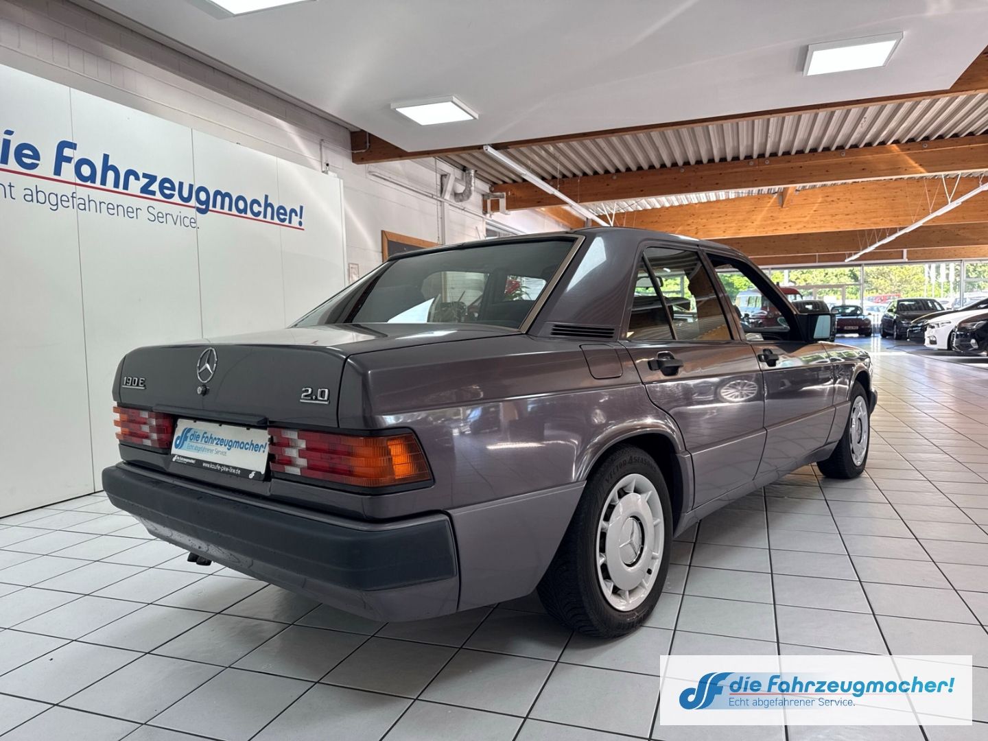 Fahrzeugabbildung Mercedes-Benz 190 Oldtimer Memory Sitze e-Sitze Klima el.SP eF
