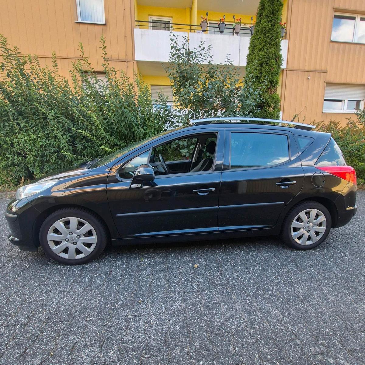 Peugeot 207 2008 — rear view
