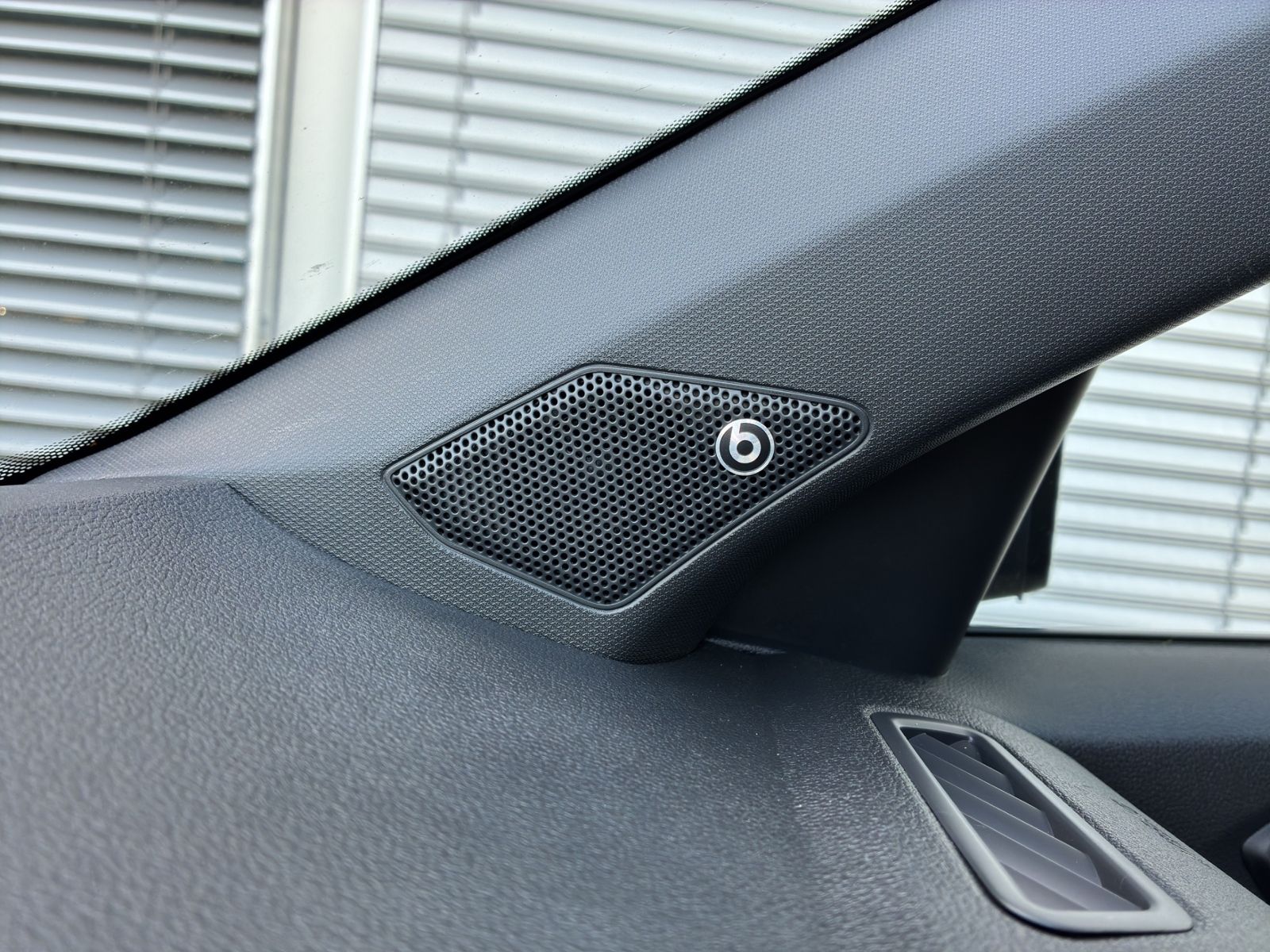 T-Roc R 2.0 TSI 4MOTION *LED*NAVI*LEDER*