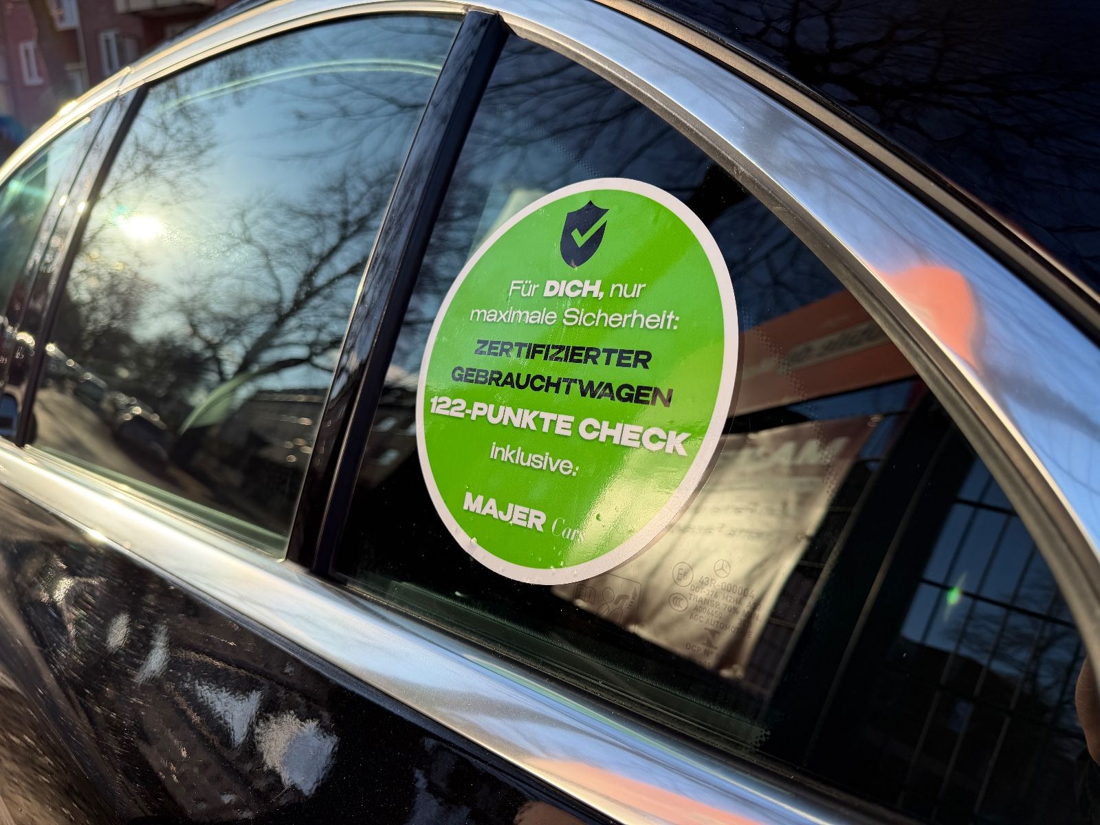 Fahrzeugabbildung Mercedes-Benz C 200 Lim. Avantgarde*SCHIEBEDACH*LED*ACC*TEILLE