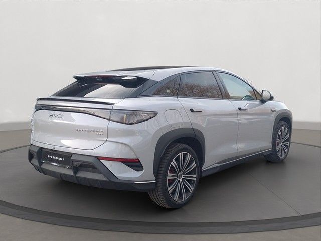 BYD SEALION 7