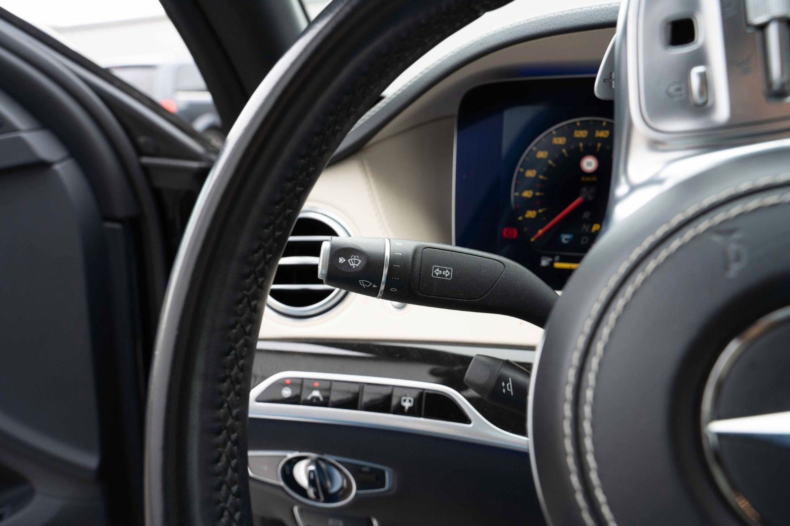 Fahrzeugabbildung Mercedes-Benz S 400D L 4M LANG AMG PANO BURM CHAUF FOND  MEMO