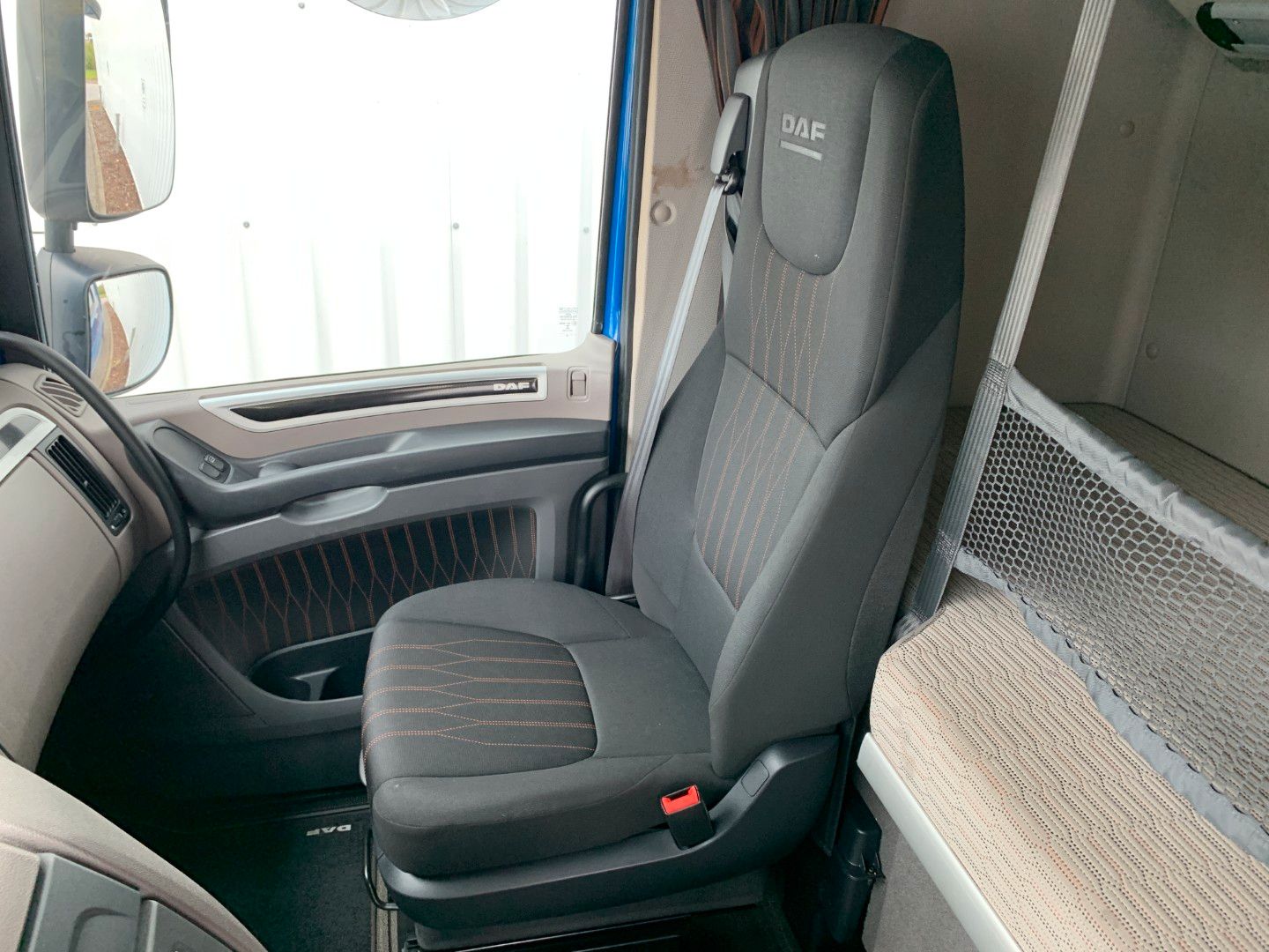 Fahrzeugabbildung DAF FT XF 480 SC LD