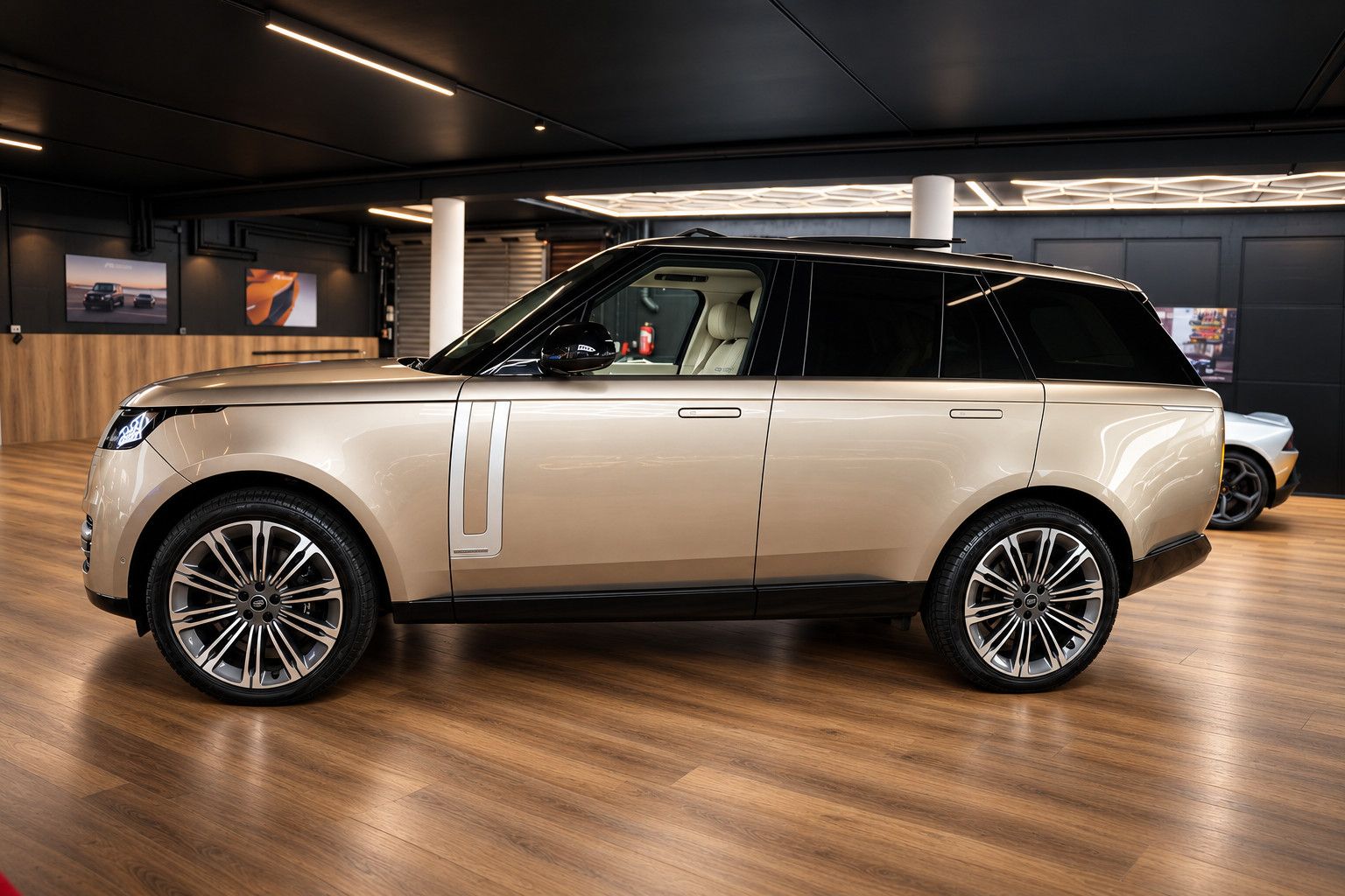 Fahrzeugabbildung Land Rover Range Rover P530 Autobiography *FondTV*Meridian*