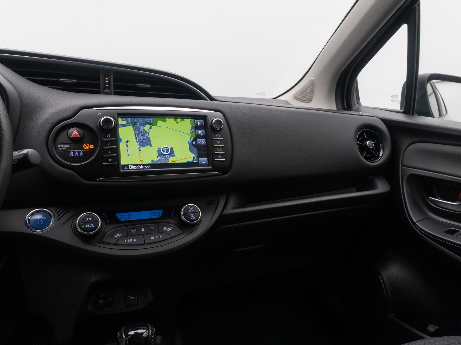 Fahrzeugabbildung Toyota Yaris Hybrid Basis Tempomat Touch KlimaAt HAC LM