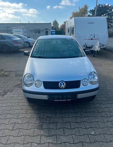 Volkswagen Vw Polo 9N mit Alufelgen