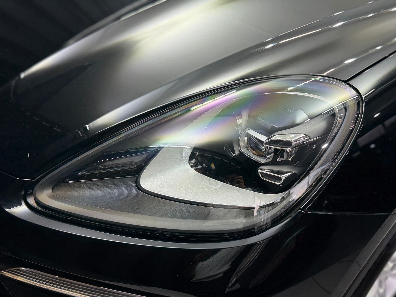 Fahrzeugabbildung Porsche Cayenne Coupe Basis |LED|LUFT|STDHZ