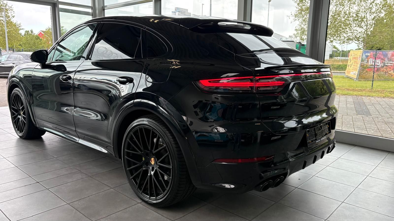 Fahrzeugabbildung Porsche Cayenne Coupe E-Hybrid/Platinum Edition
