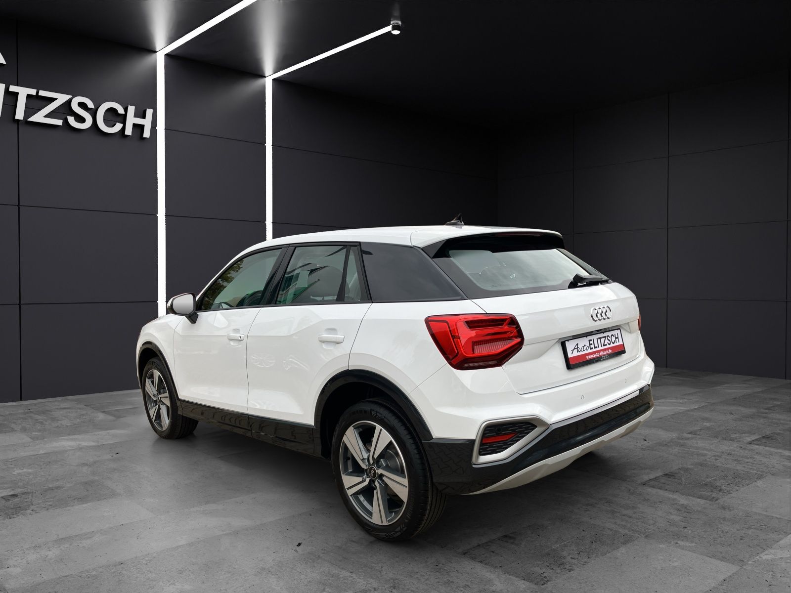 Fahrzeugabbildung Audi Q2 35 TFSI advanced Matrix GRA Vorb. Navi