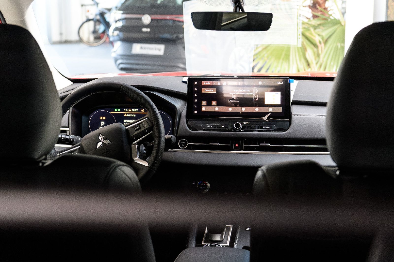 Fahrzeugabbildung Mitsubishi Outlander Intro Edition +4WD+ LED+AHK+Kam+20"
