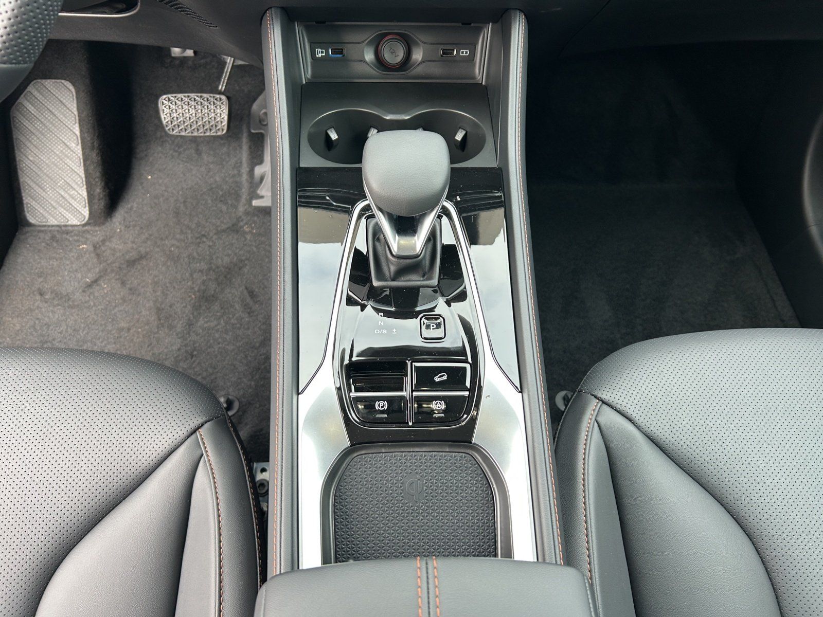 Fahrzeugabbildung MG MG HS Luxury AT