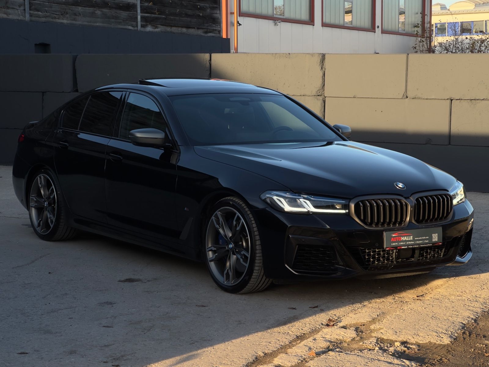 Fahrzeugabbildung BMW M550i xDr H&K 360° HUD Laser ACC SHD StdHz Nappa