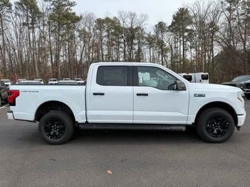 Ford F 150 Lightning XLT 2025 weiss im Vorlauf